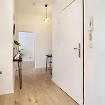 Next - Free Parking & Wifi - Badewanne Appartement Duisburg