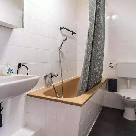 Next - Free Parking & Wifi - Badewanne 杜伊斯堡